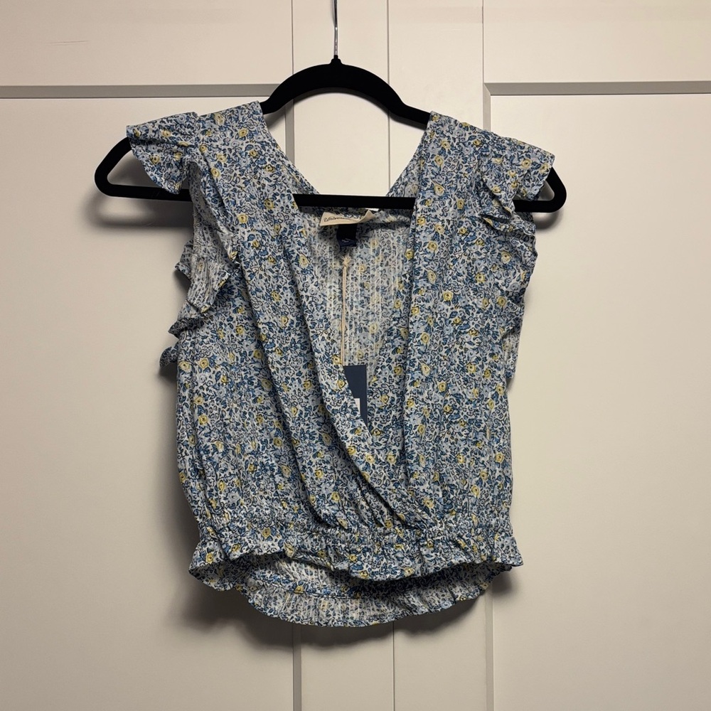 Universal Thread Blue and White Floral Blouse